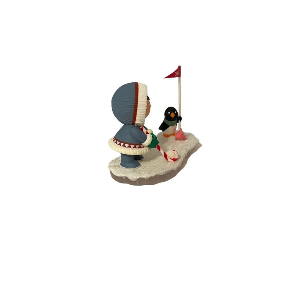 Hallmark 2012‎ Frosty Friends Christmas Ornament Eskimo & Penguin Golfing